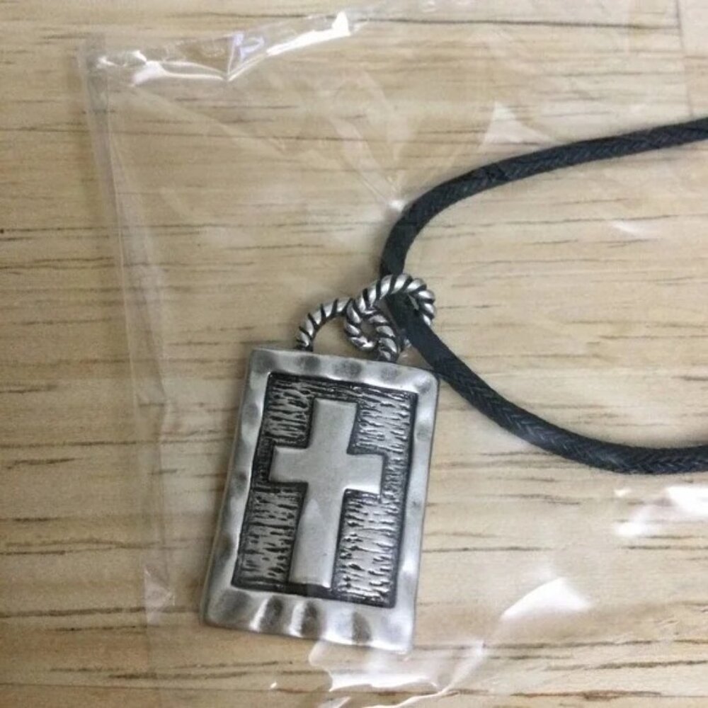 Halle Joy Embrace Cross Pendant Necklace Metal &‎ Leather Black & Silver - Picture 5 of 6